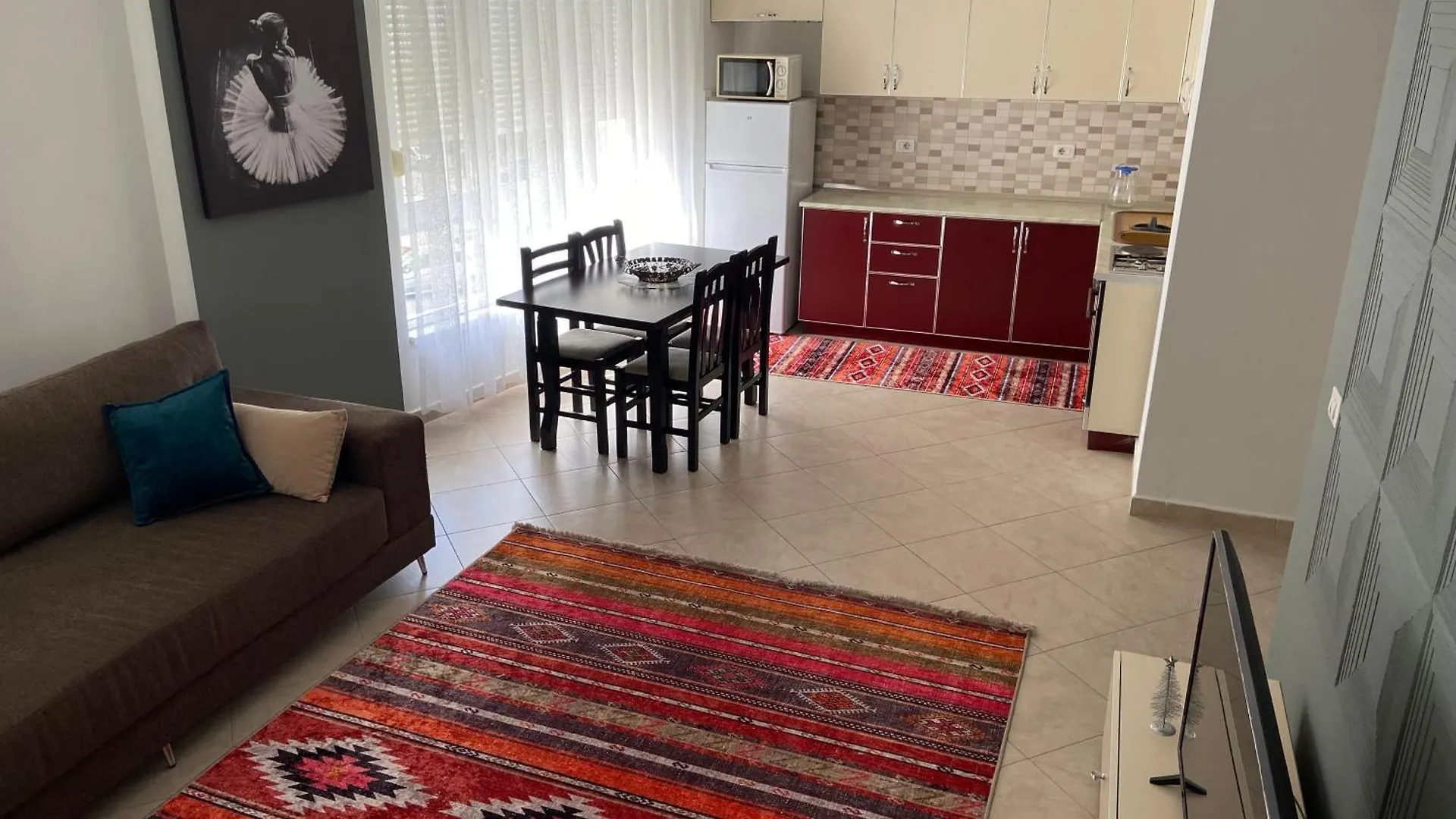 Tirana Contact Apartment 2 Albania