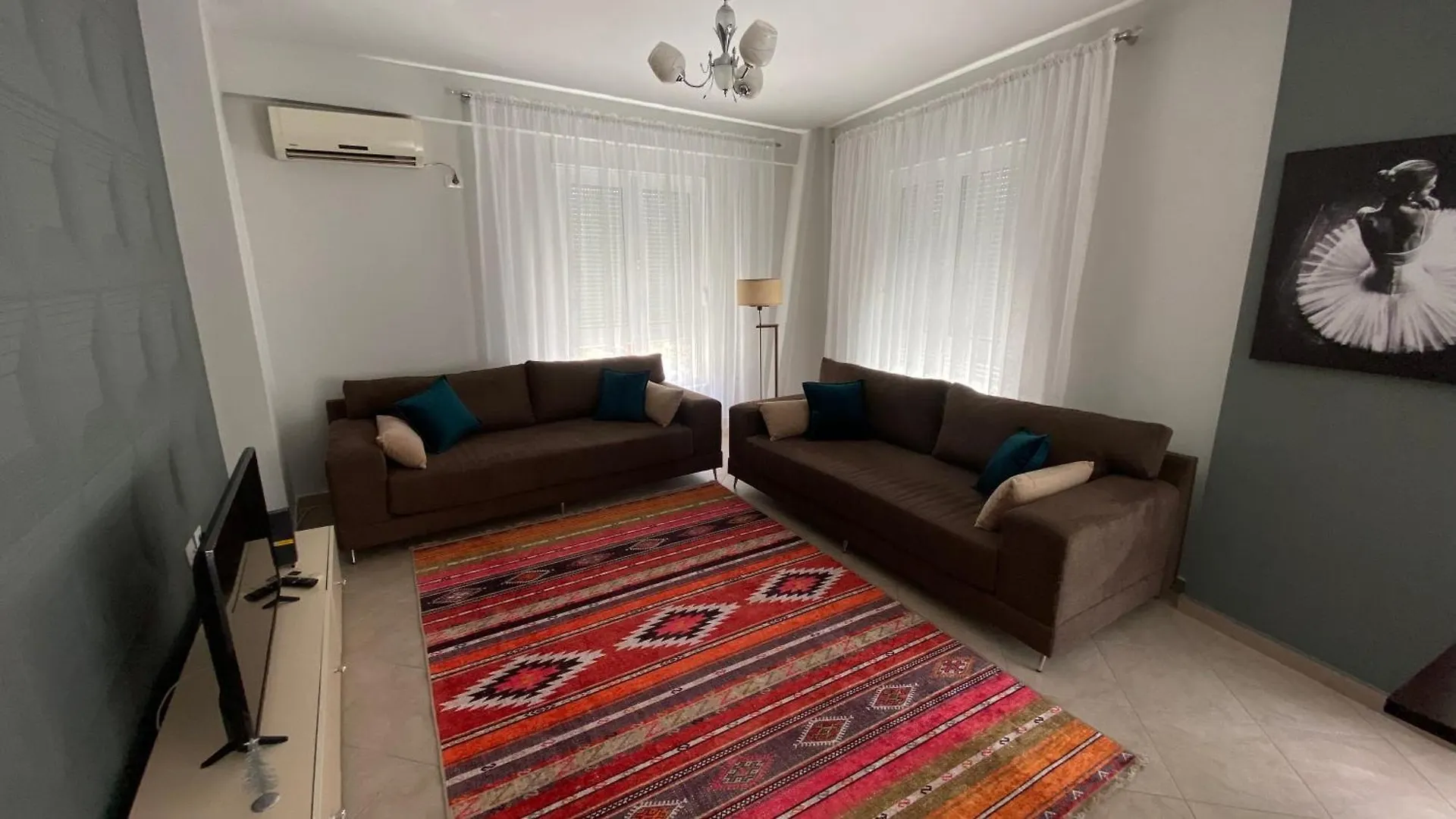 Tirana Contact Apartment 2 Albania